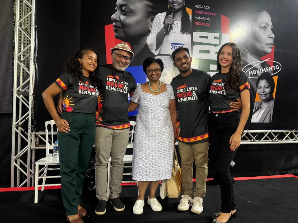 Equipe do Movimento Consciência Negra e Democracia no palco da edição 2025, em Porto Franco